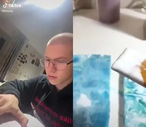 Кисть рисует улыбку Обаме