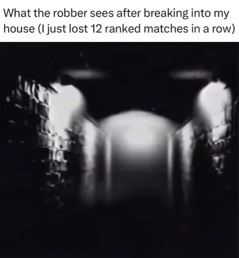 Robber Sees Twelve-Loss Stare