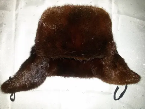 Меховая шапка с ушами