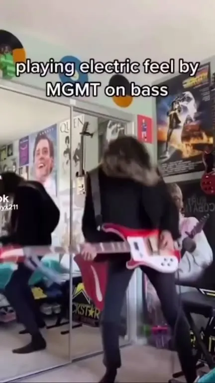 Playing Electric Feel on Bass