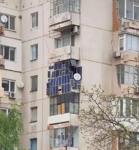 Балконная солнечная электростанция