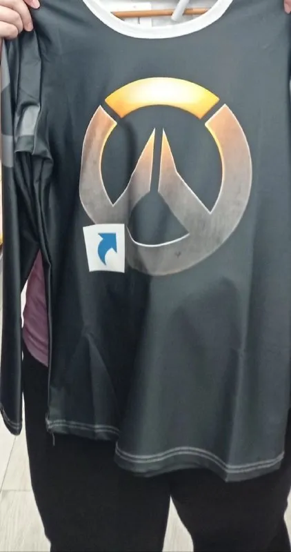 Футболка с логотипом Overwatch