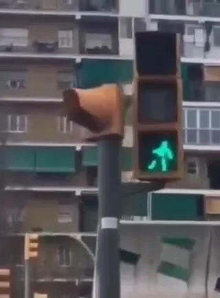 Танцующий зелёный человечек
