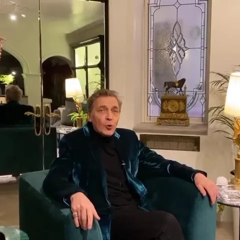 Невзоров эмоционально объясняет