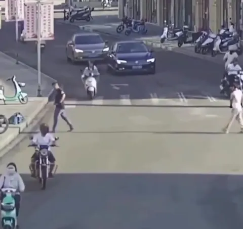 Красивый заезд заканчивается падением