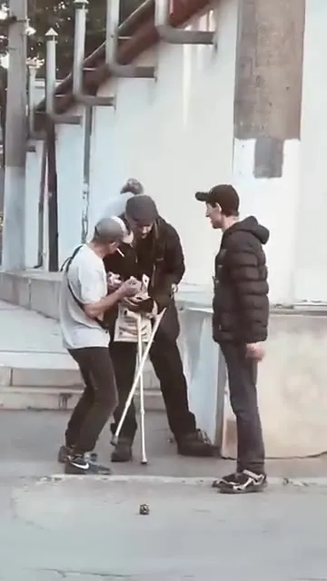 Неловкая уличная разборка