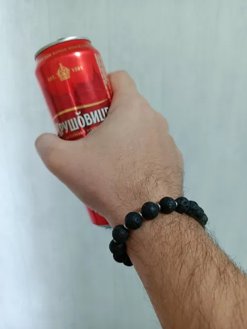 Браслет из застывшей лавы