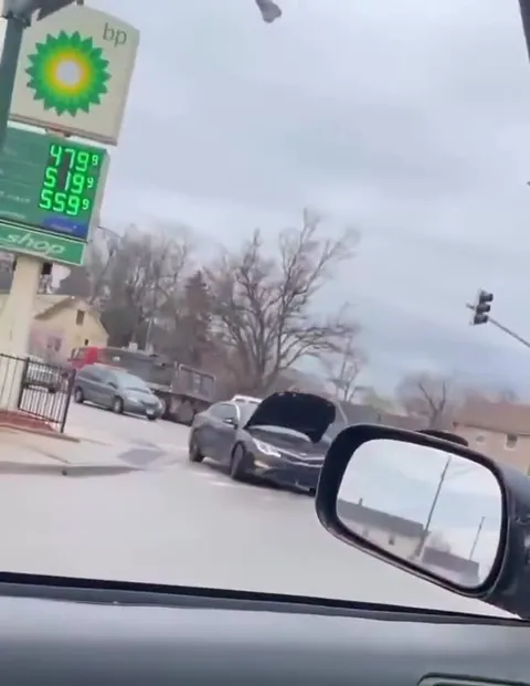 Машины приехали на концерт