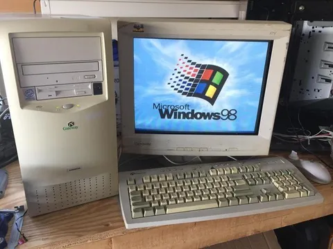 Windows 98 Nostalgia Computer