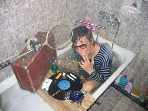 Диджей в ванной