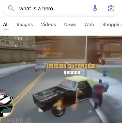 Герой спасает прохожего в GTA