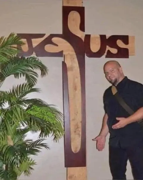 Jesus Cross Illusion