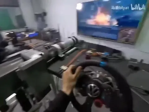 Геймер улетает вместе с игрой
