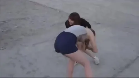 Неудачный трюк на скейтборде