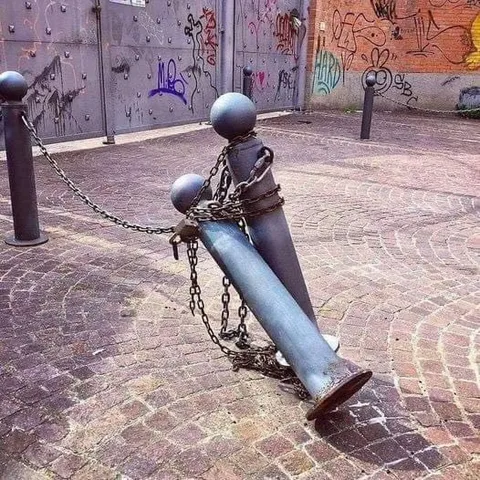 Боллард связал сам себя