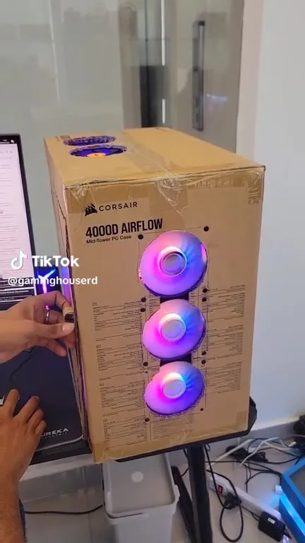Компьютер в коробке Corsair
