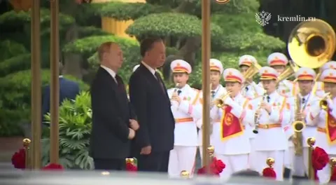 Приехали заключать договор