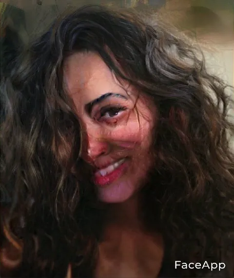 Искажённое лицо после FaceApp