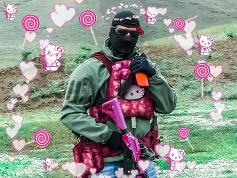 Хелло Китти в бронежилете