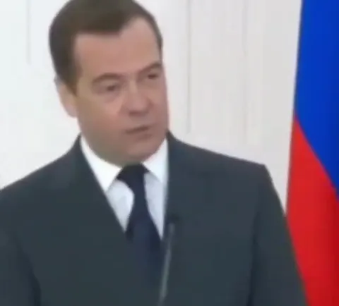 Медведев о бесполезности Нового года