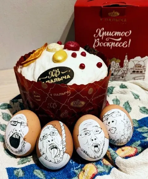 Пасхальные яйца с мемными лицами