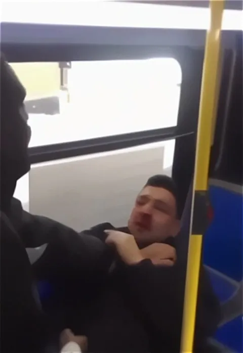 Драка в автобусе закончилась арестом