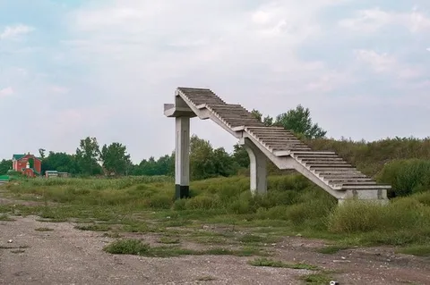 Лестница в никуда