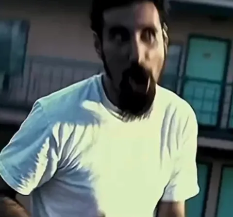Хомяк орёт под Chop Suey!
