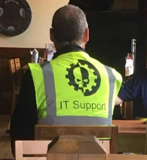 IT Support Vest
