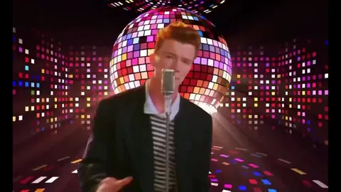 Неожиданный танец на дискотеке