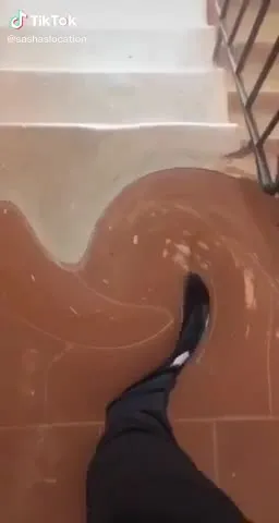 Лестница поплыла под ногами
