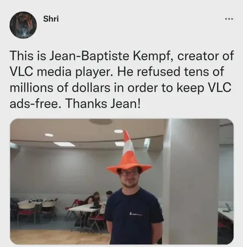 Jean-Baptiste Kempf Keeps VLC Ad-Free