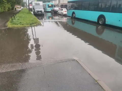 Город после сильного дождя
