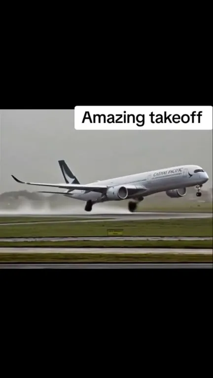 Amazing Airplane Takeoff