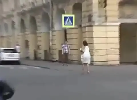 Работаем долбоёбом на перекрёстке