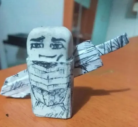 Самодельный бумажный герой