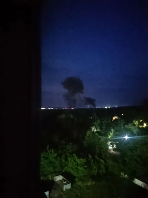 Ночной взрыв за окном