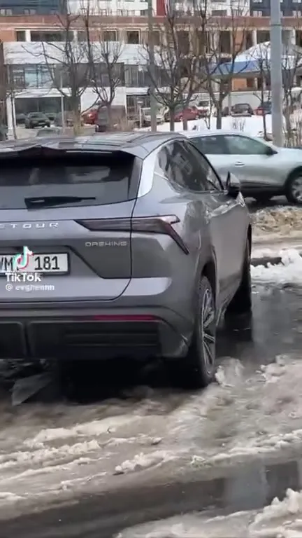 Суперкар не смог припарковаться