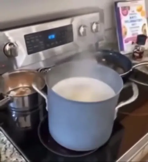 Кастрюля убегает на плите