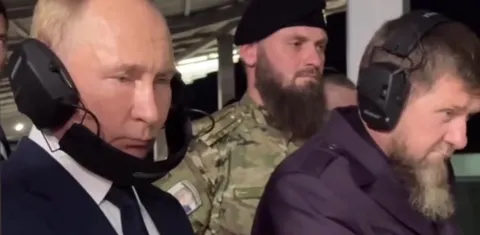 Путин и Кадыров слушают музыку