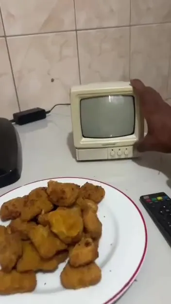 Уютный просмотр с наггетсами