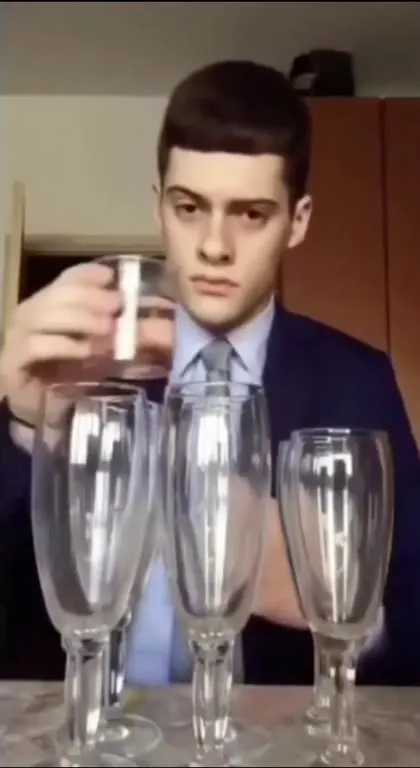 Фокус с бокалами