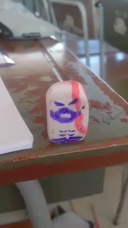 Эпичное падение ластика