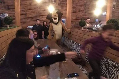 Маскот напугал посетителей