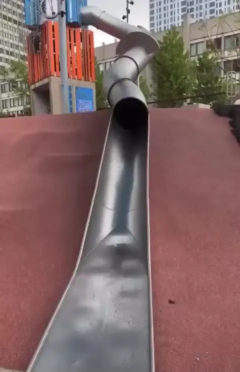 Неудачный спуск с горки
