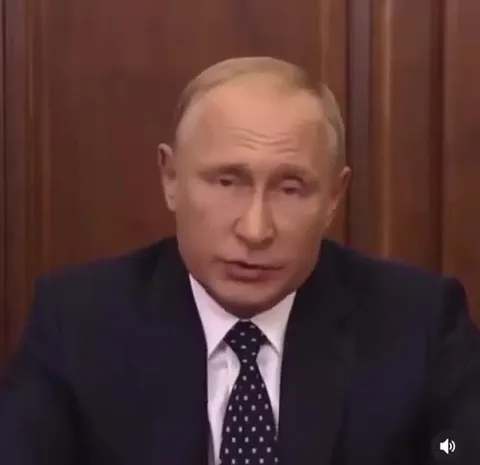 Путин и титры Роберта Вайде