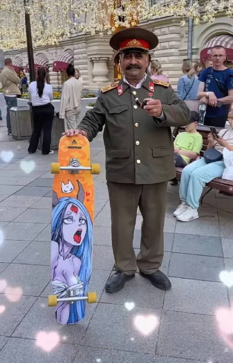 Саддам на скейтборде