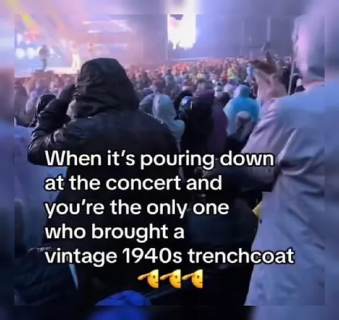 Vintage Trenchcoat at the Concert