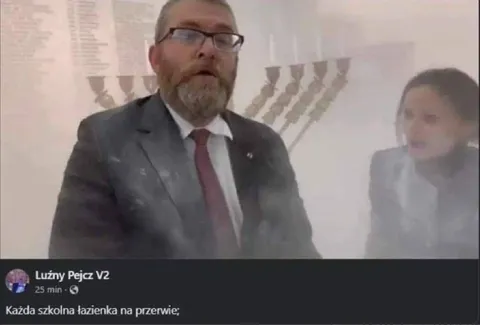 Szkolna łazienka na przerwie