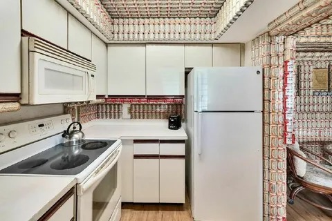 Кухня из банок пива